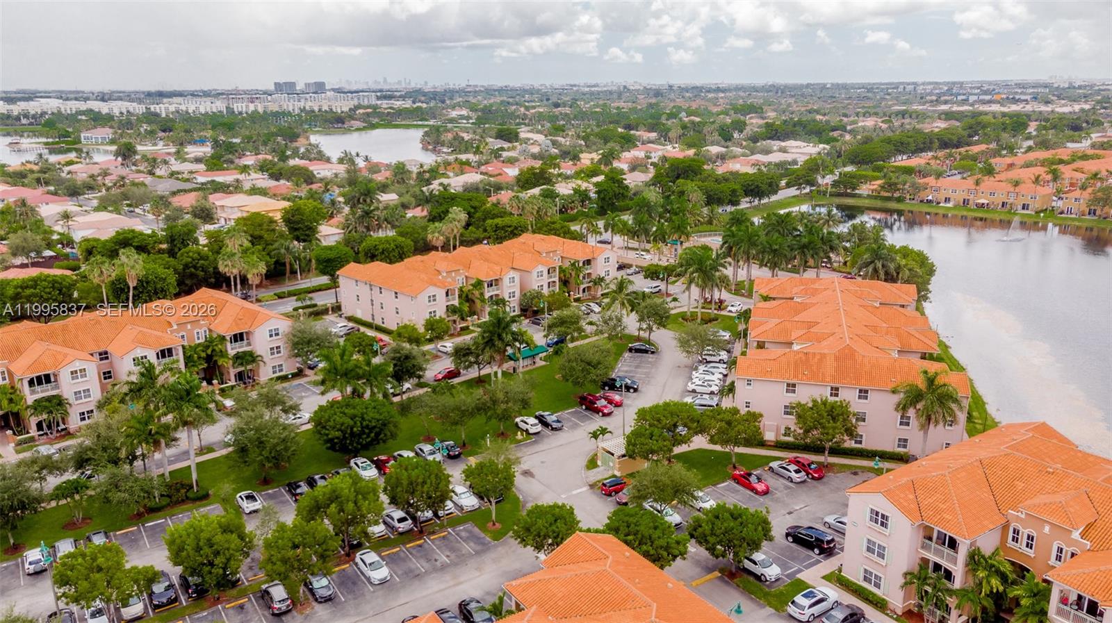THE COURTS AT DORAL ISLES - Residential