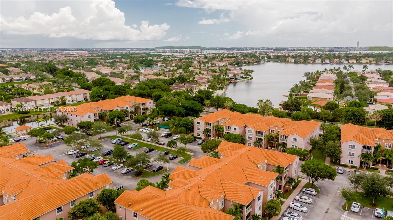 THE COURTS AT DORAL ISLES - Residential