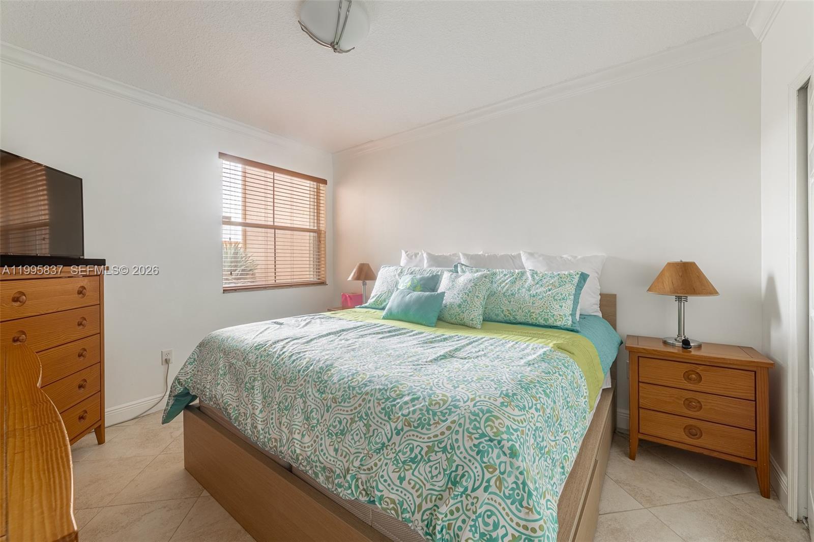 THE COURTS AT DORAL ISLES - Residential