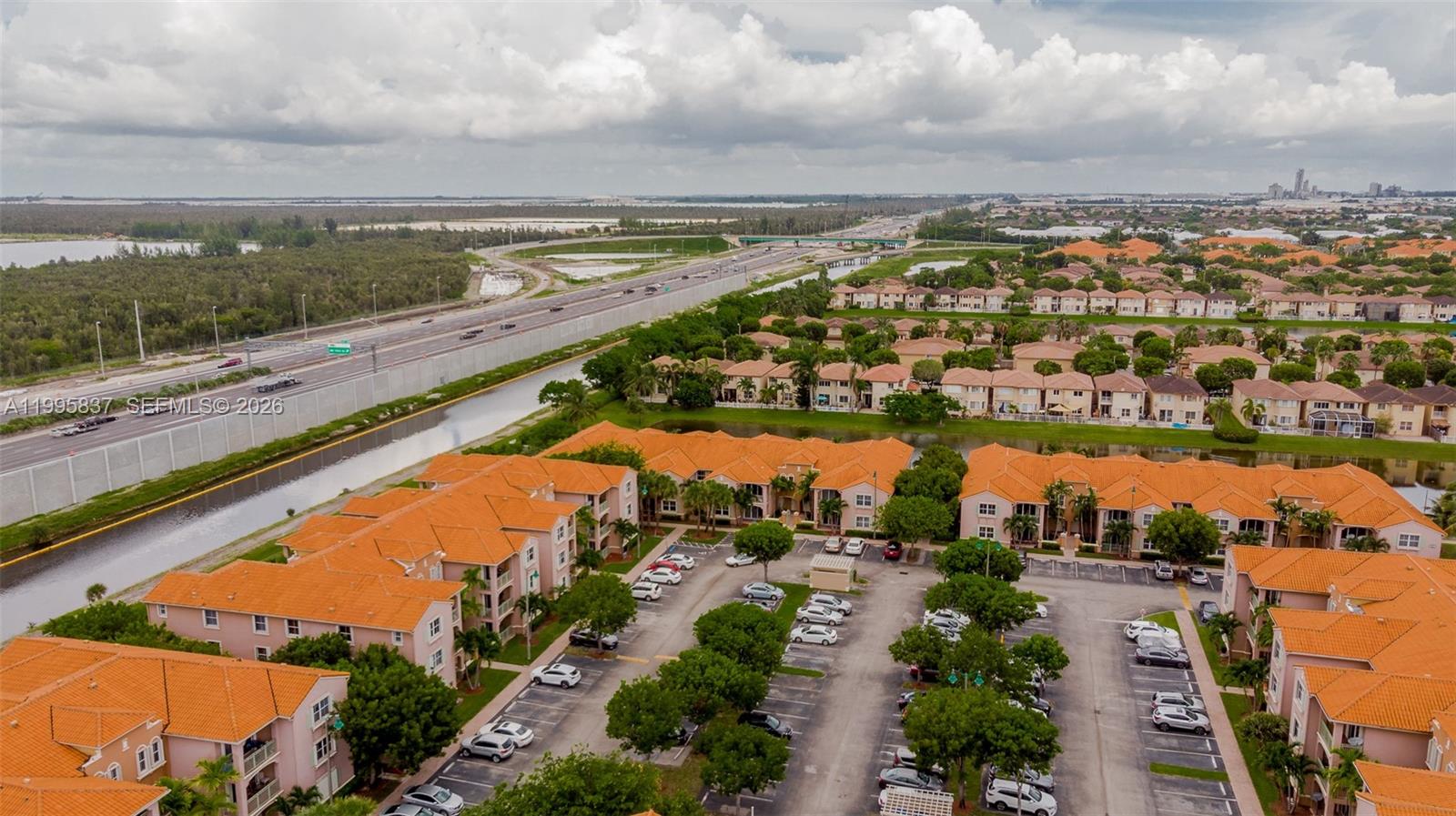 THE COURTS AT DORAL ISLES - Residential