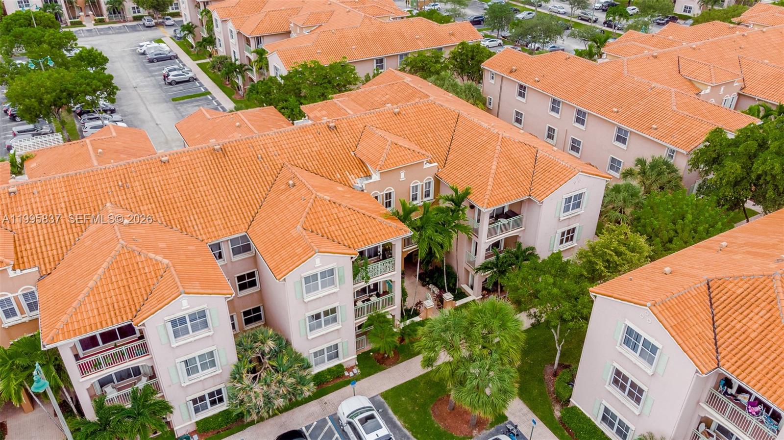THE COURTS AT DORAL ISLES - Residential