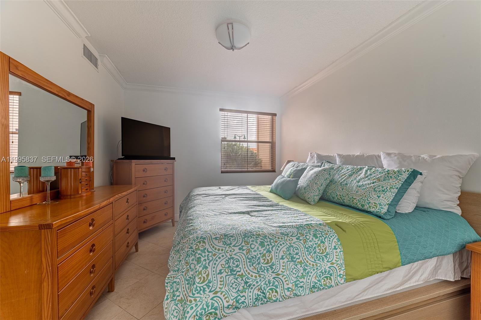 THE COURTS AT DORAL ISLES - Residential