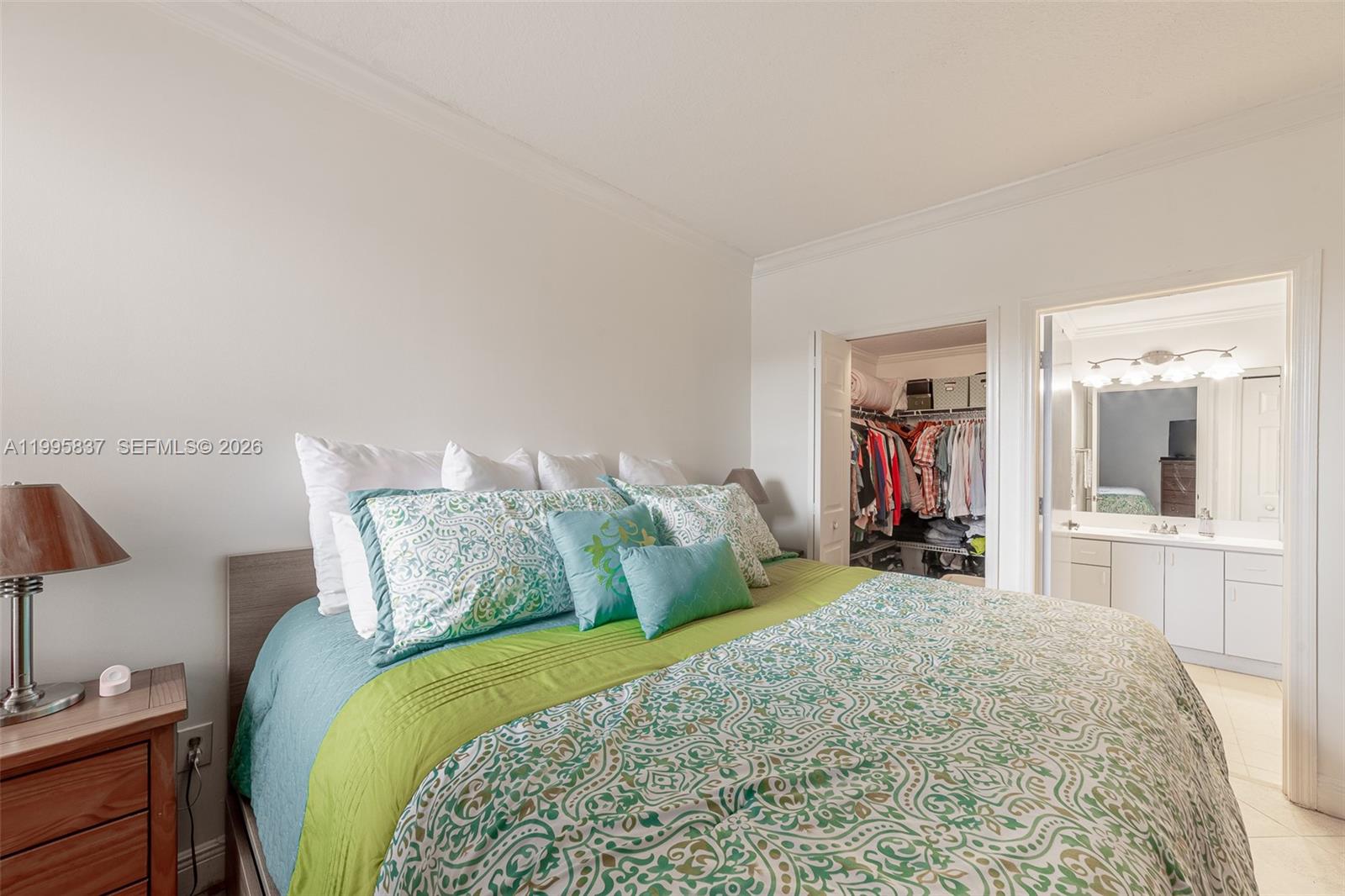 THE COURTS AT DORAL ISLES - Residential