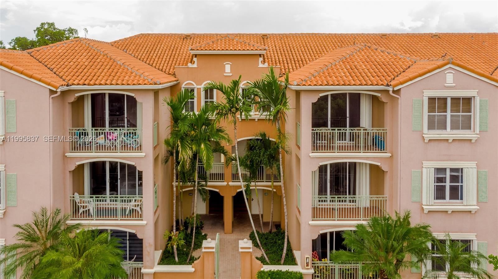 THE COURTS AT DORAL ISLES - Residential