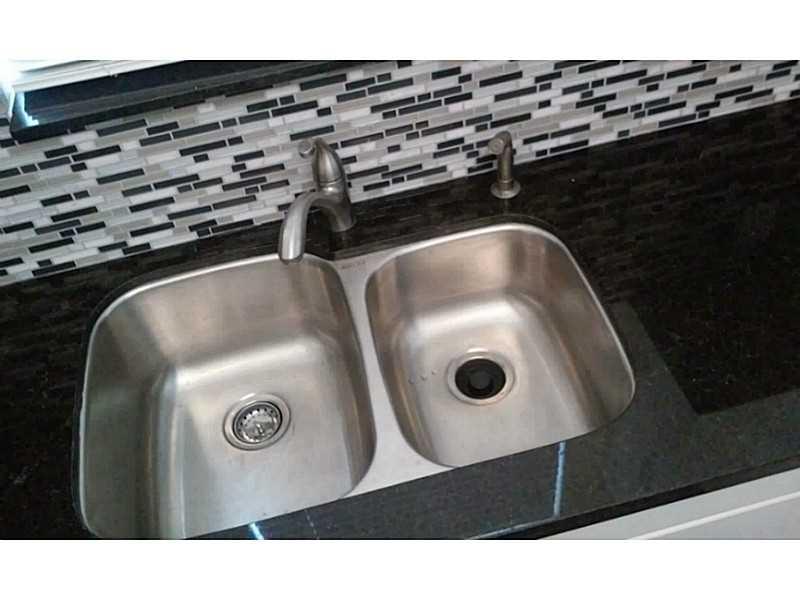 ISLANDS AT DORAL 1ST ADDN - Residential Lease