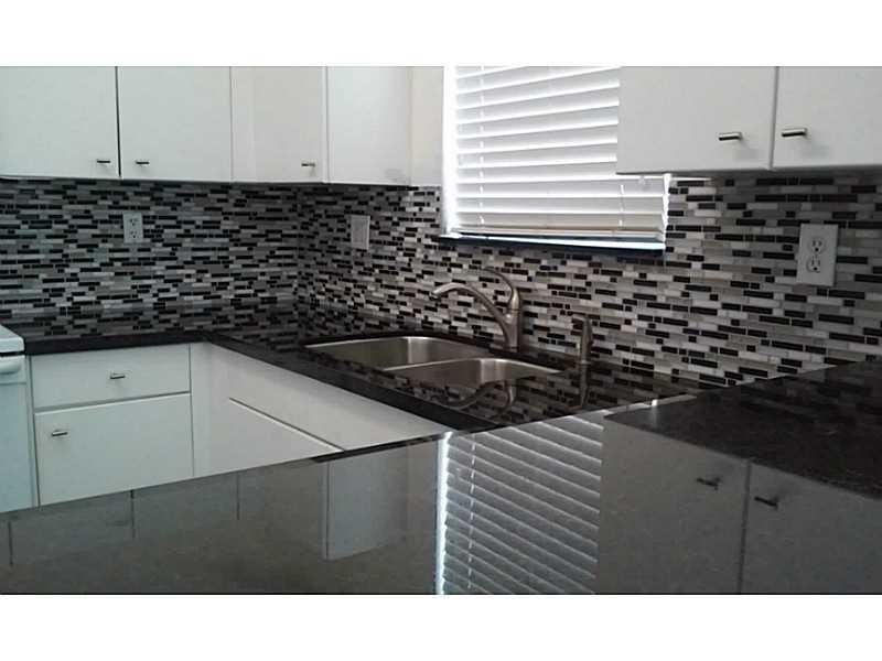 ISLANDS AT DORAL 1ST ADDN - Residential Lease