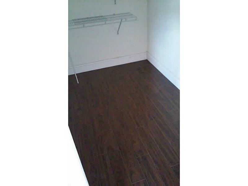 ISLANDS AT DORAL 1ST ADDN - Residential Lease