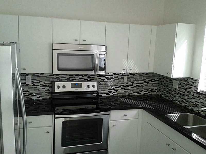 ISLANDS AT DORAL 1ST ADDN - Residential Lease