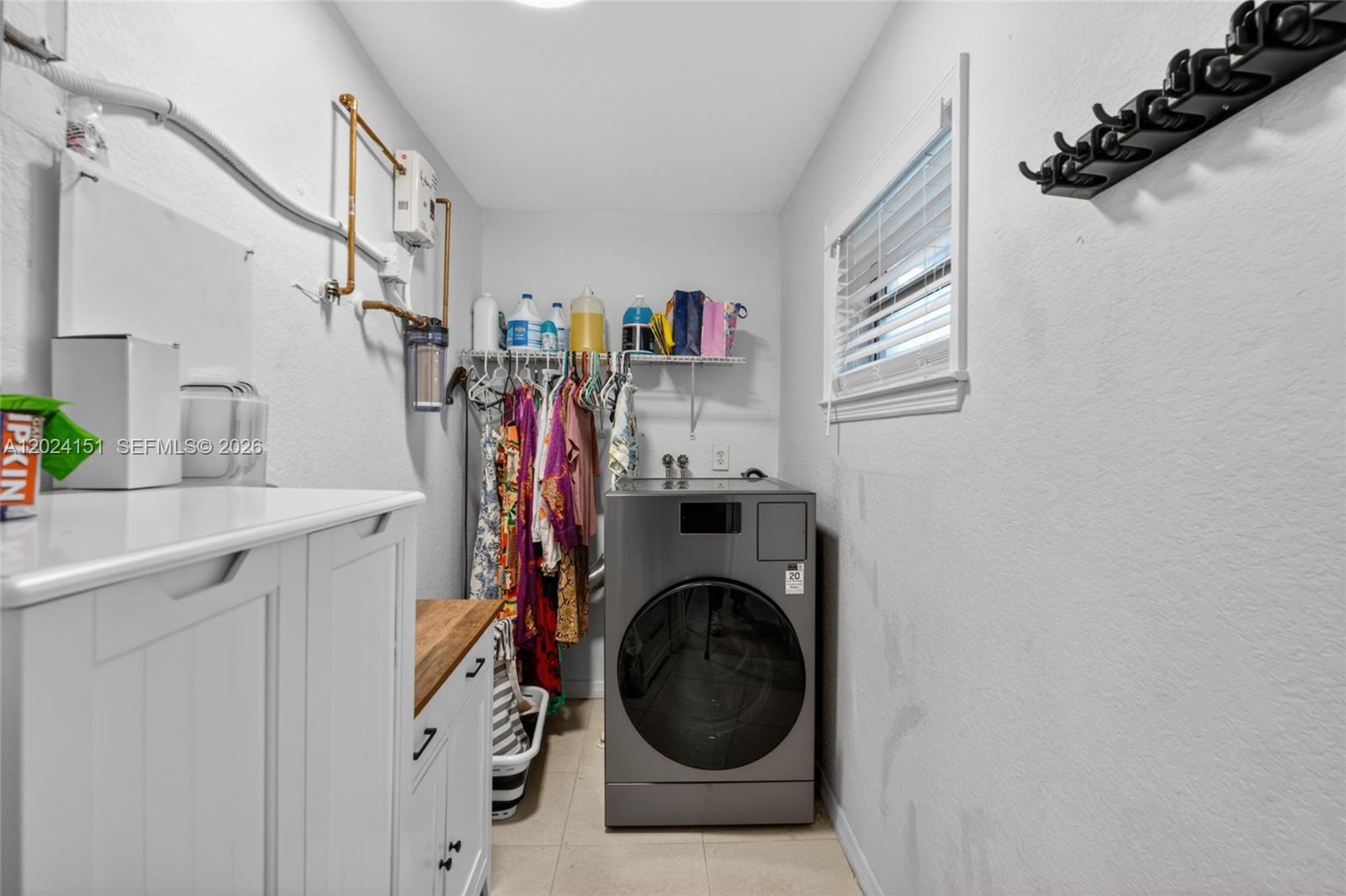 BROADVIEW PARK SEC 4 - Residential Lease