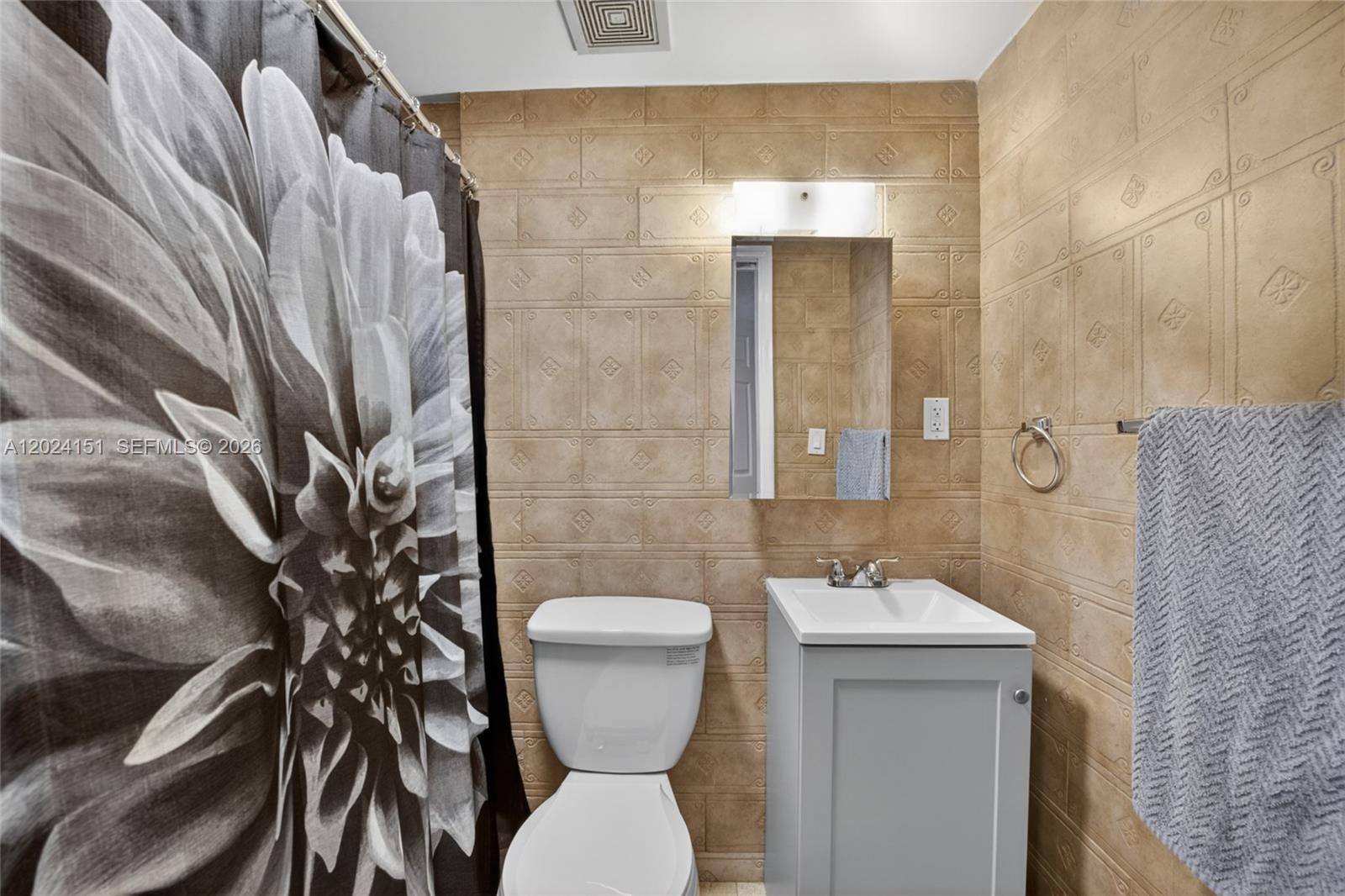 BROADVIEW PARK SEC 4 - Residential Lease