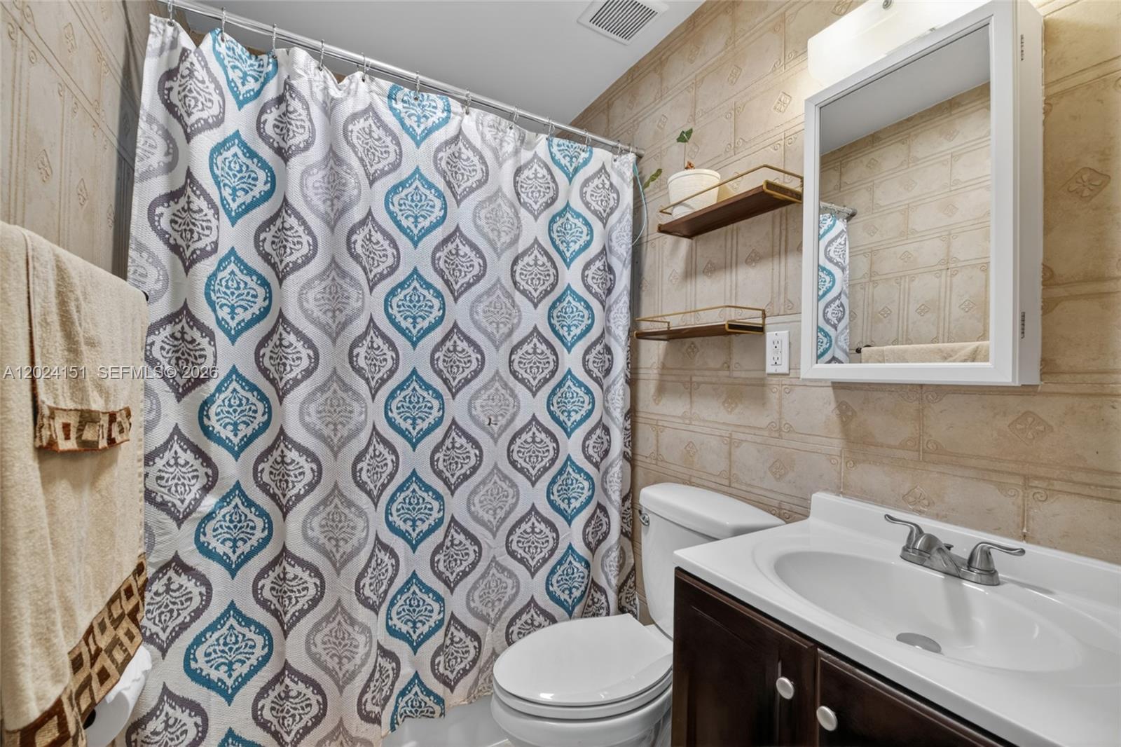 BROADVIEW PARK SEC 4 - Residential Lease