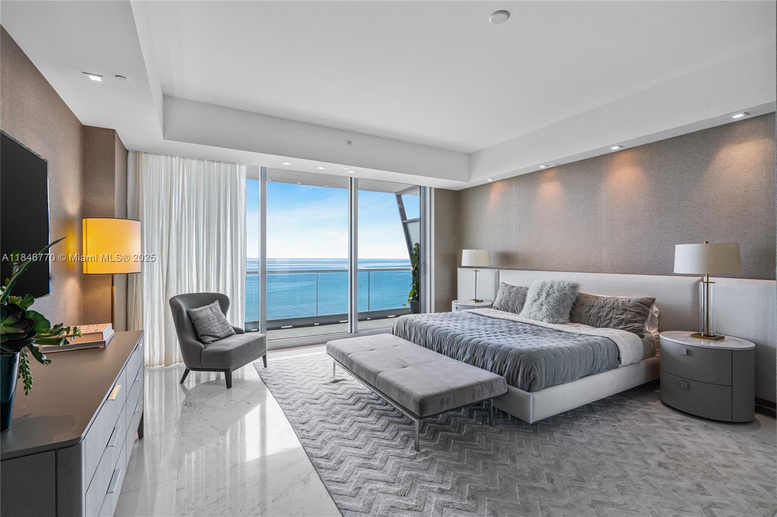 9349 Collins Ave 605
