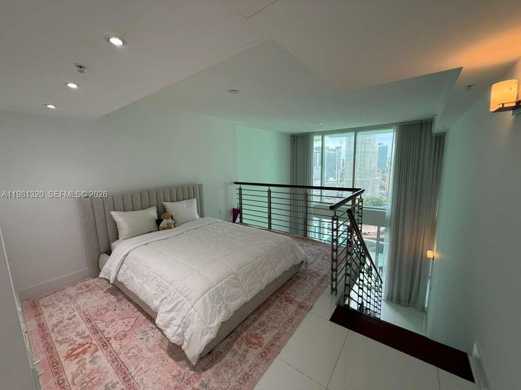 BRICKELL ON THE RIVER S T - Residential Lease