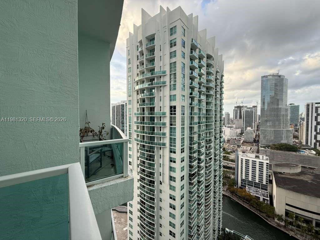 BRICKELL ON THE RIVER S T - Residential Lease