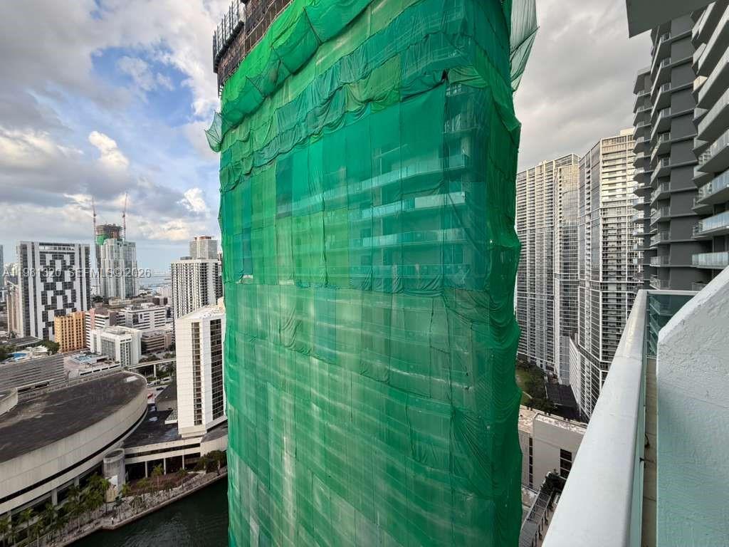 BRICKELL ON THE RIVER S T - Residential Lease
