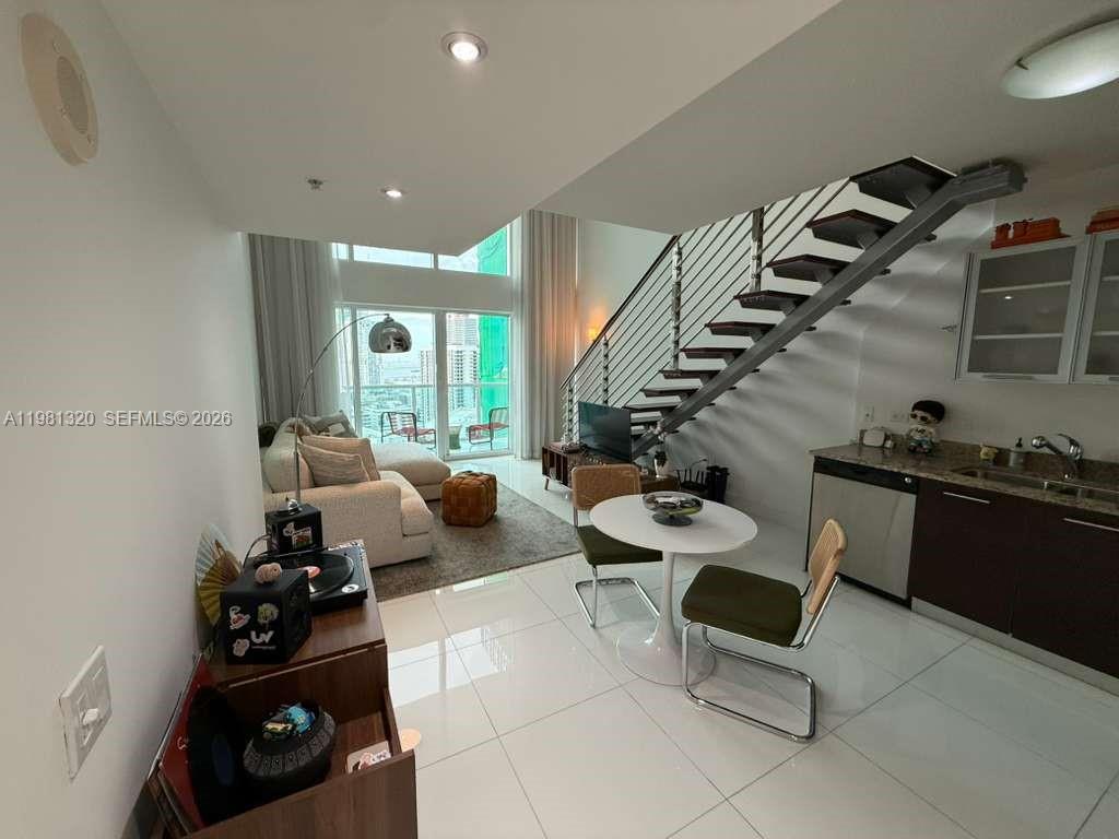 BRICKELL ON THE RIVER S T - Residential Lease