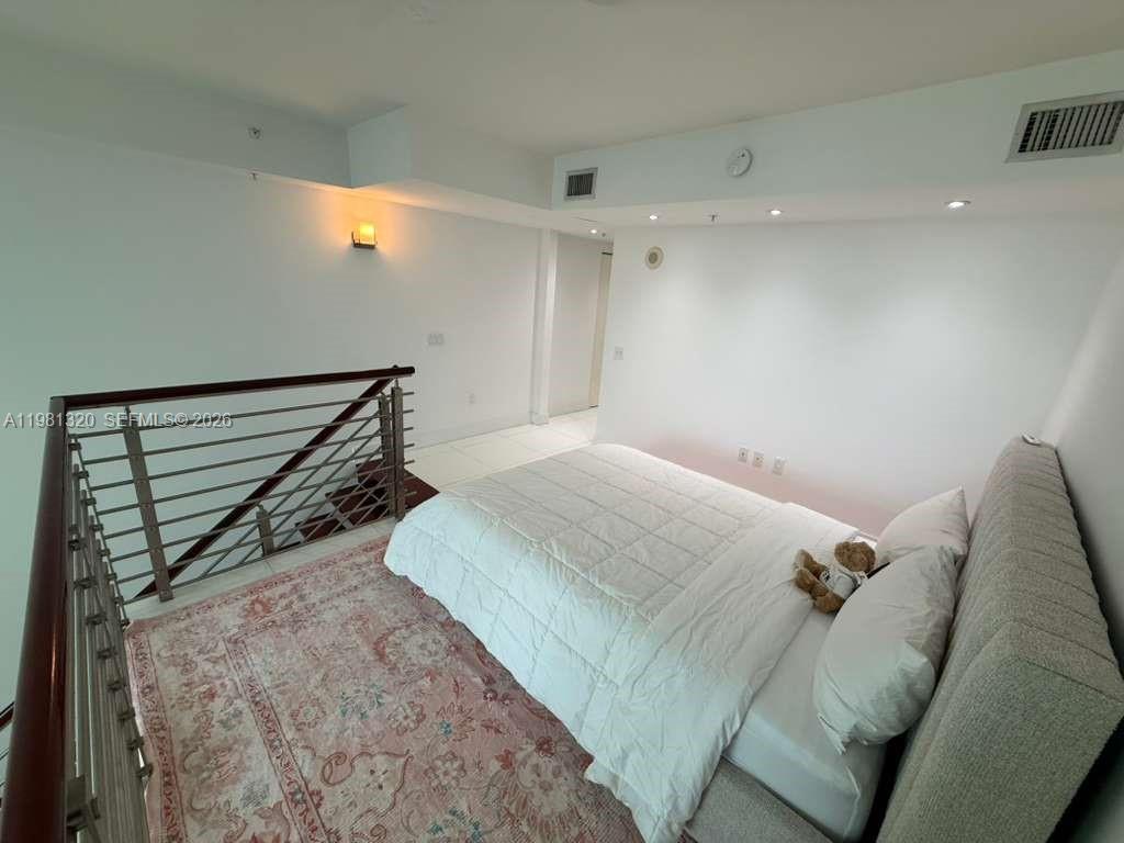 BRICKELL ON THE RIVER S T - Residential Lease