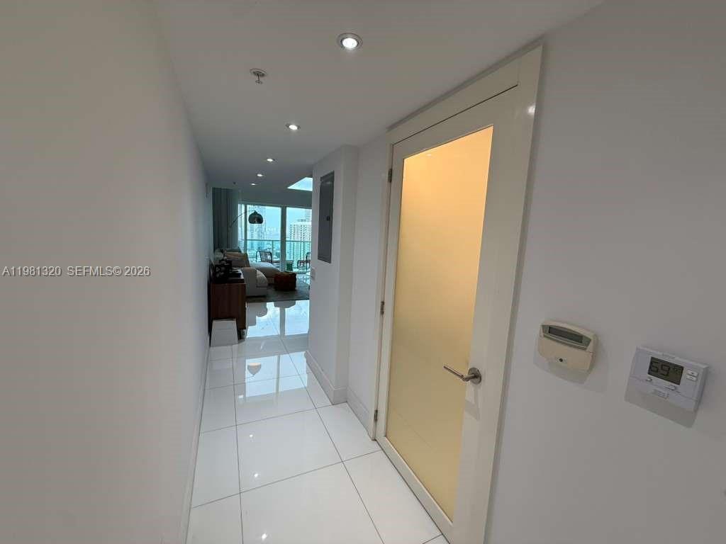 BRICKELL ON THE RIVER S T - Residential Lease