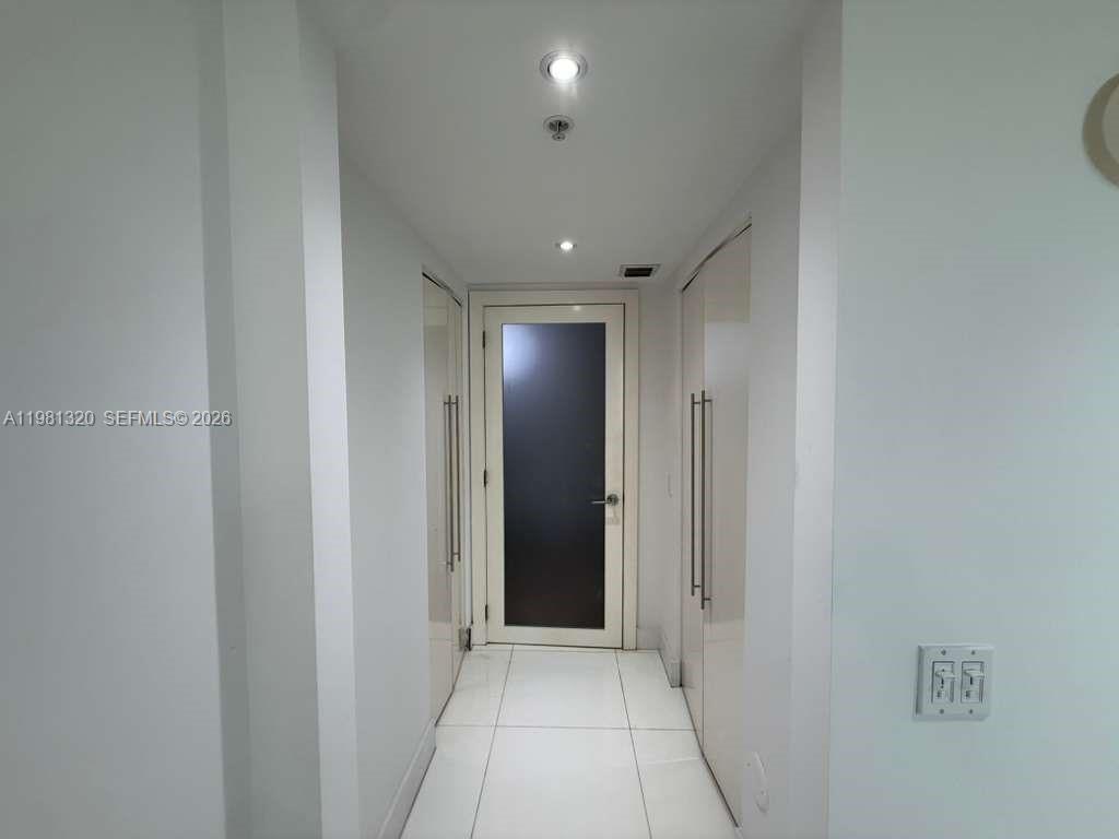 BRICKELL ON THE RIVER S T - Residential Lease