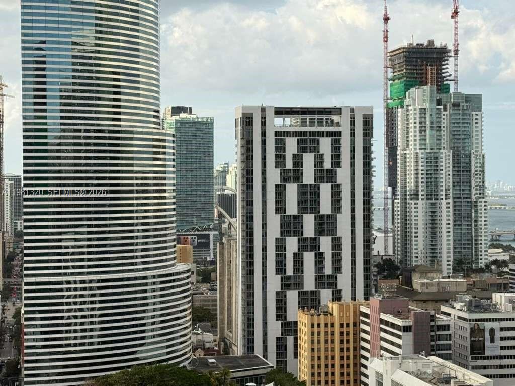BRICKELL ON THE RIVER S T - Residential Lease