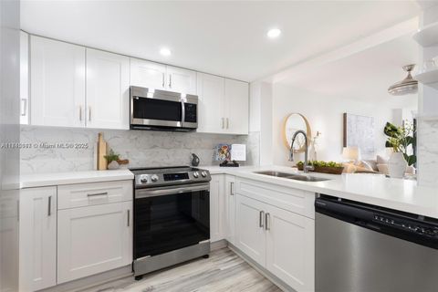 2555 Collins Ave 2210 Miami Beach FL 33140