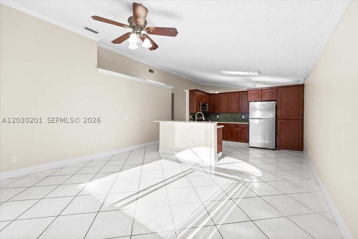 2010 NW 182nd Ter, Pembroke Pines FL 33029