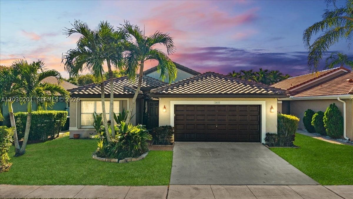 2010 NW 182nd Ter, Pembroke Pines FL 33029