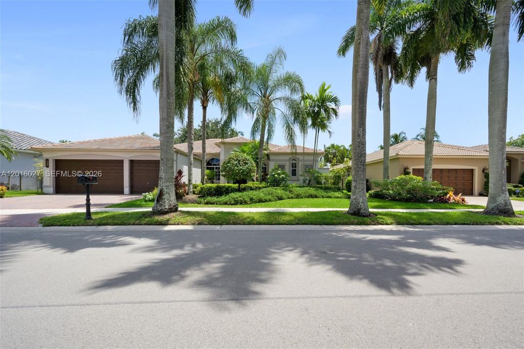 Photo of 2538 Eagle Run Dr, Weston, FL 33327 (MLS # A12016027)