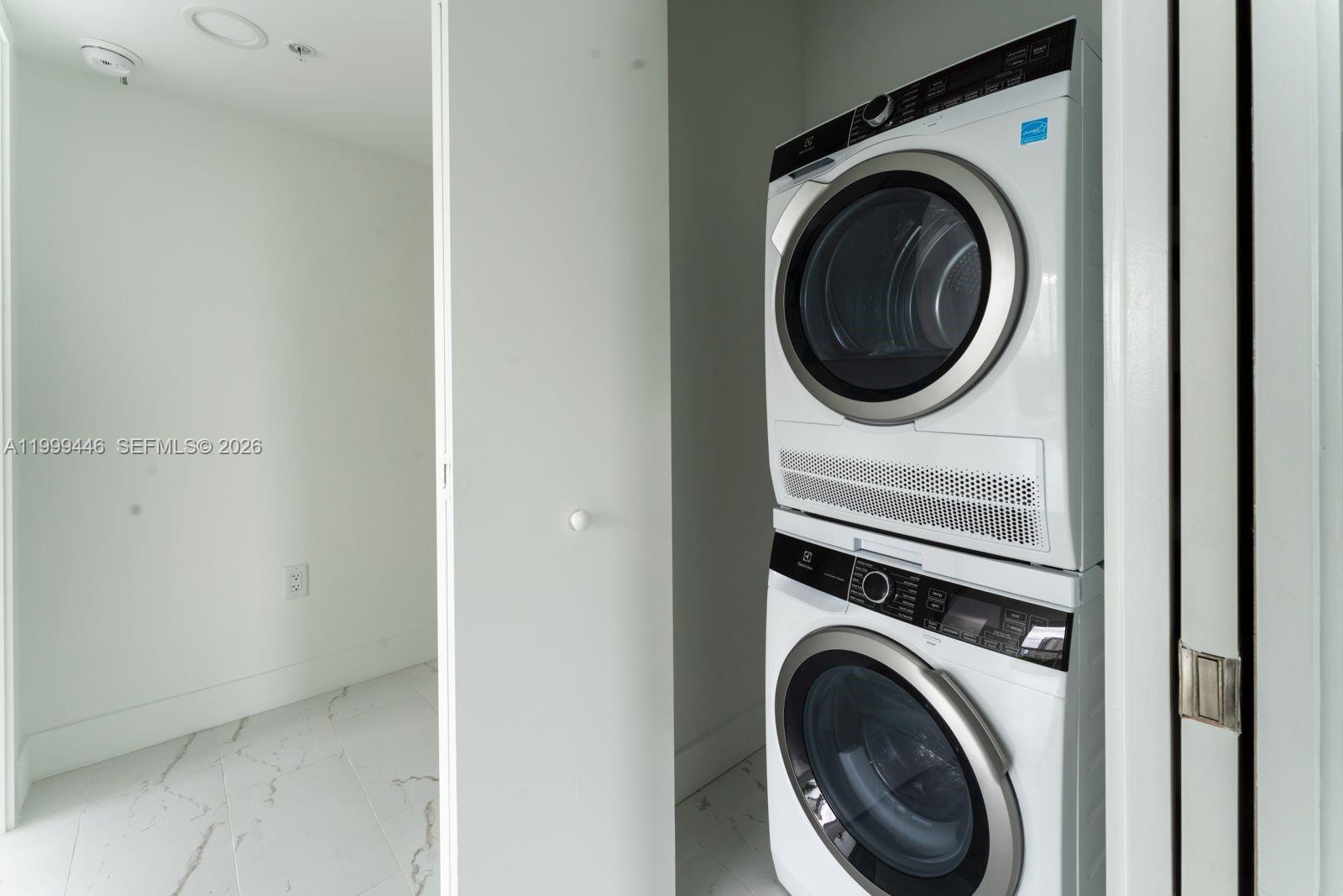 RESIDENCE ON MONROE - Residential