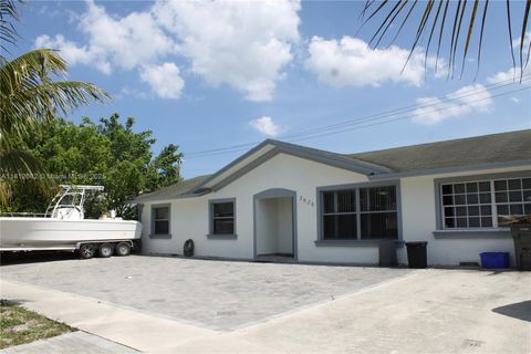 3626 Victoria Dr West Palm Beach FL 33406