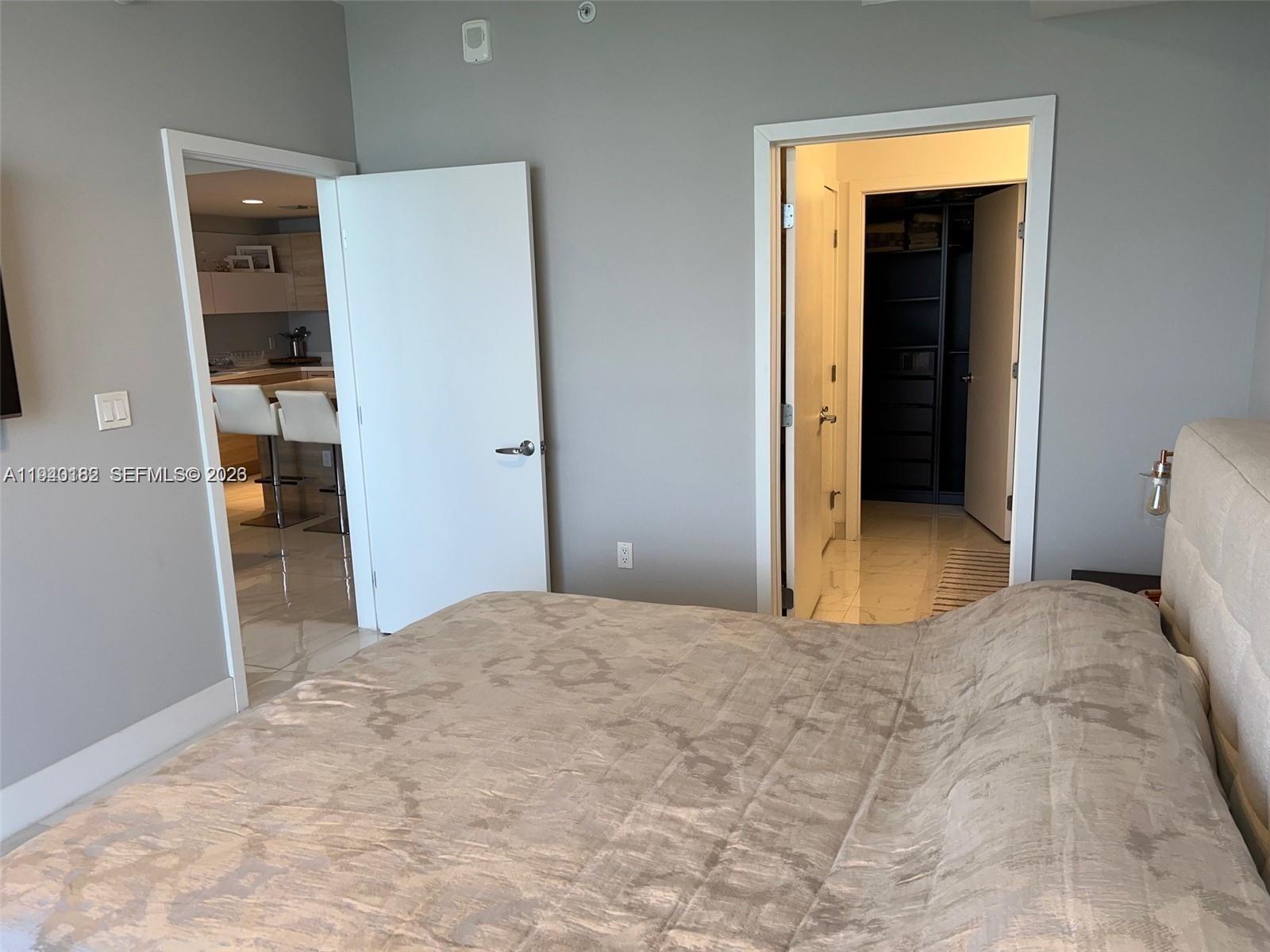 THE HARBOUR SOUTH CONDO - Residential