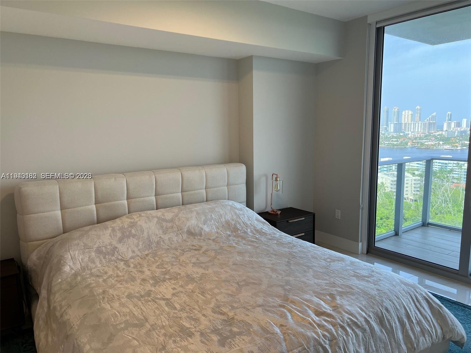 THE HARBOUR SOUTH CONDO - Residential