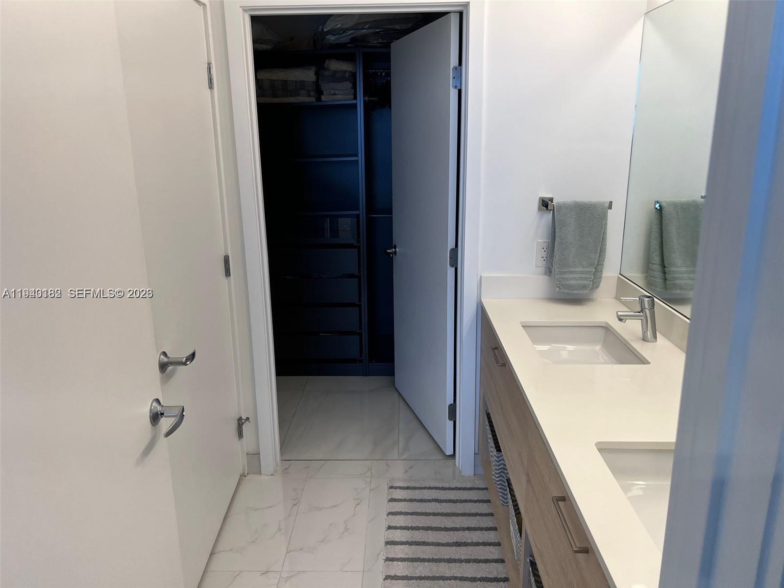 THE HARBOUR SOUTH CONDO - Residential