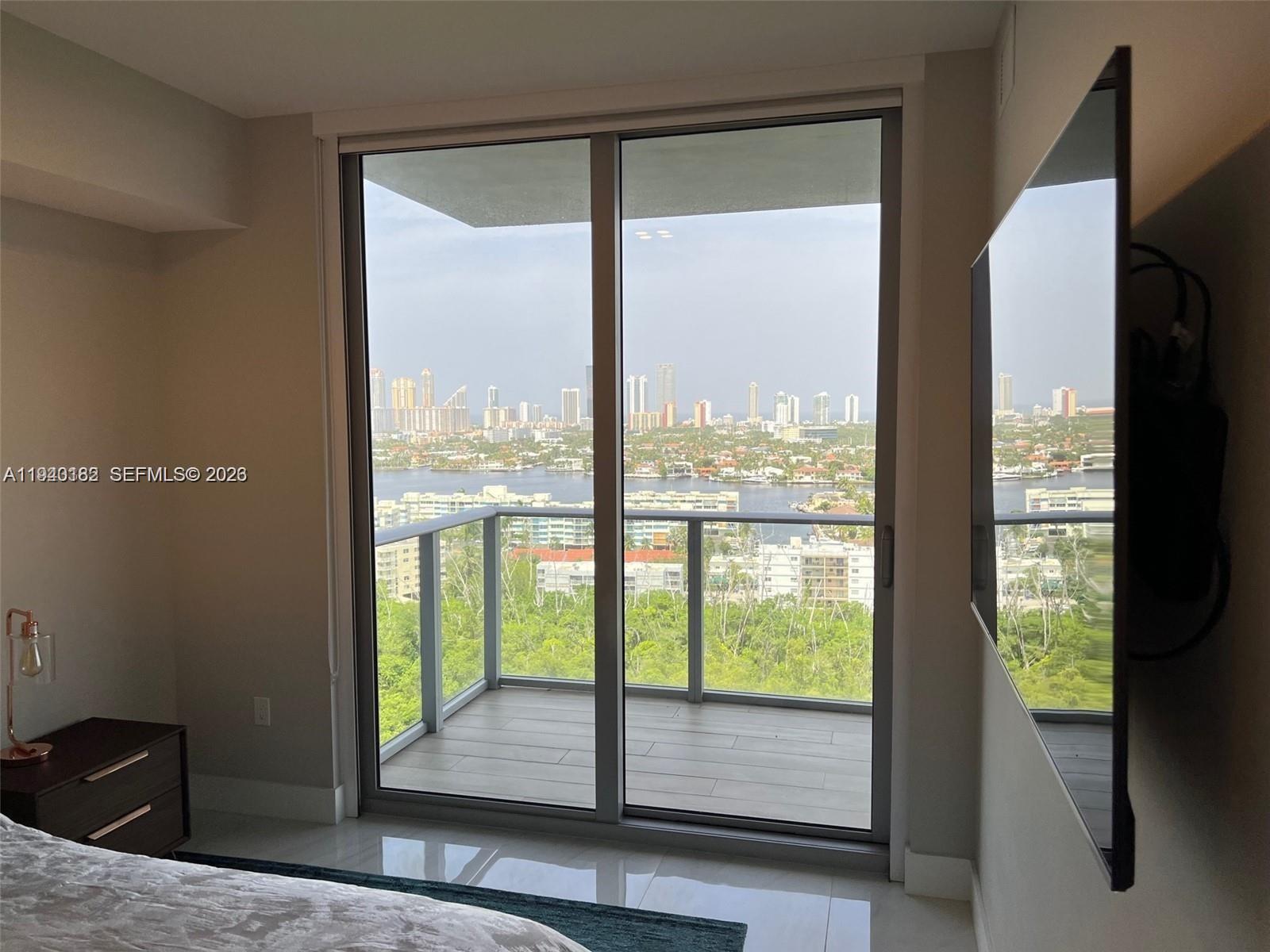 THE HARBOUR SOUTH CONDO - Residential