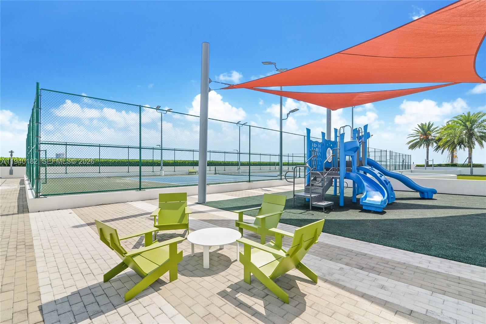 THE HARBOUR SOUTH CONDO - Residential