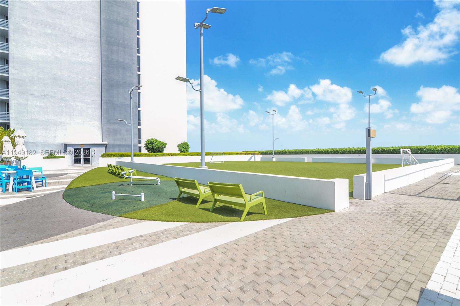 THE HARBOUR SOUTH CONDO - Residential