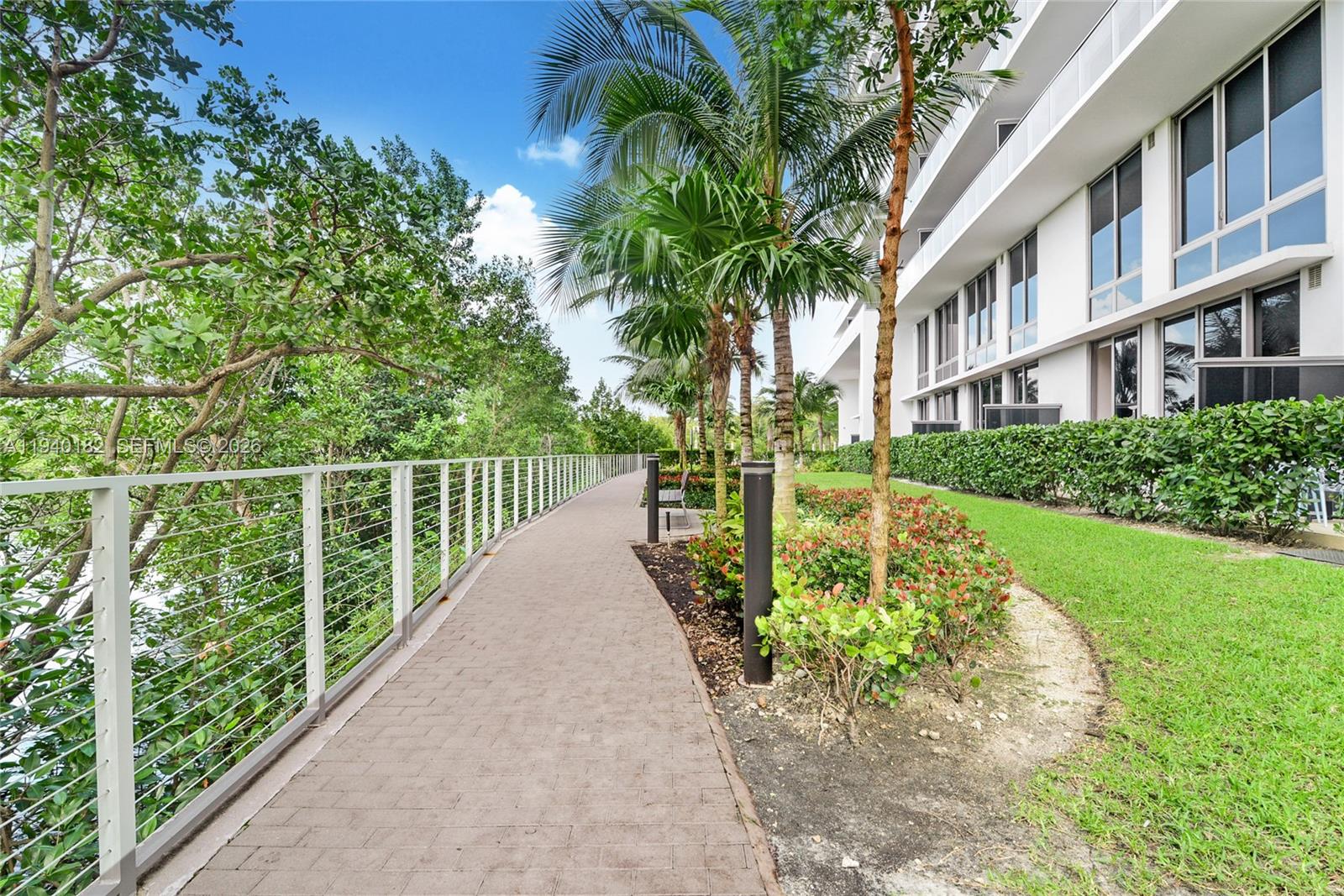 THE HARBOUR SOUTH CONDO - Residential