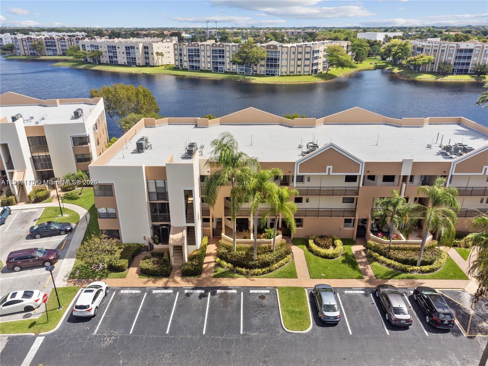 FAIRFAX CONDOMINIUM - Residential Lease