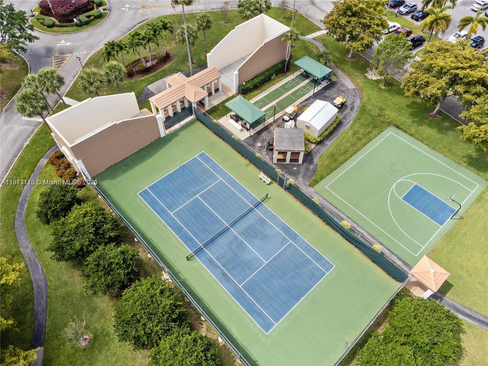 FAIRFAX CONDOMINIUM - Residential Lease