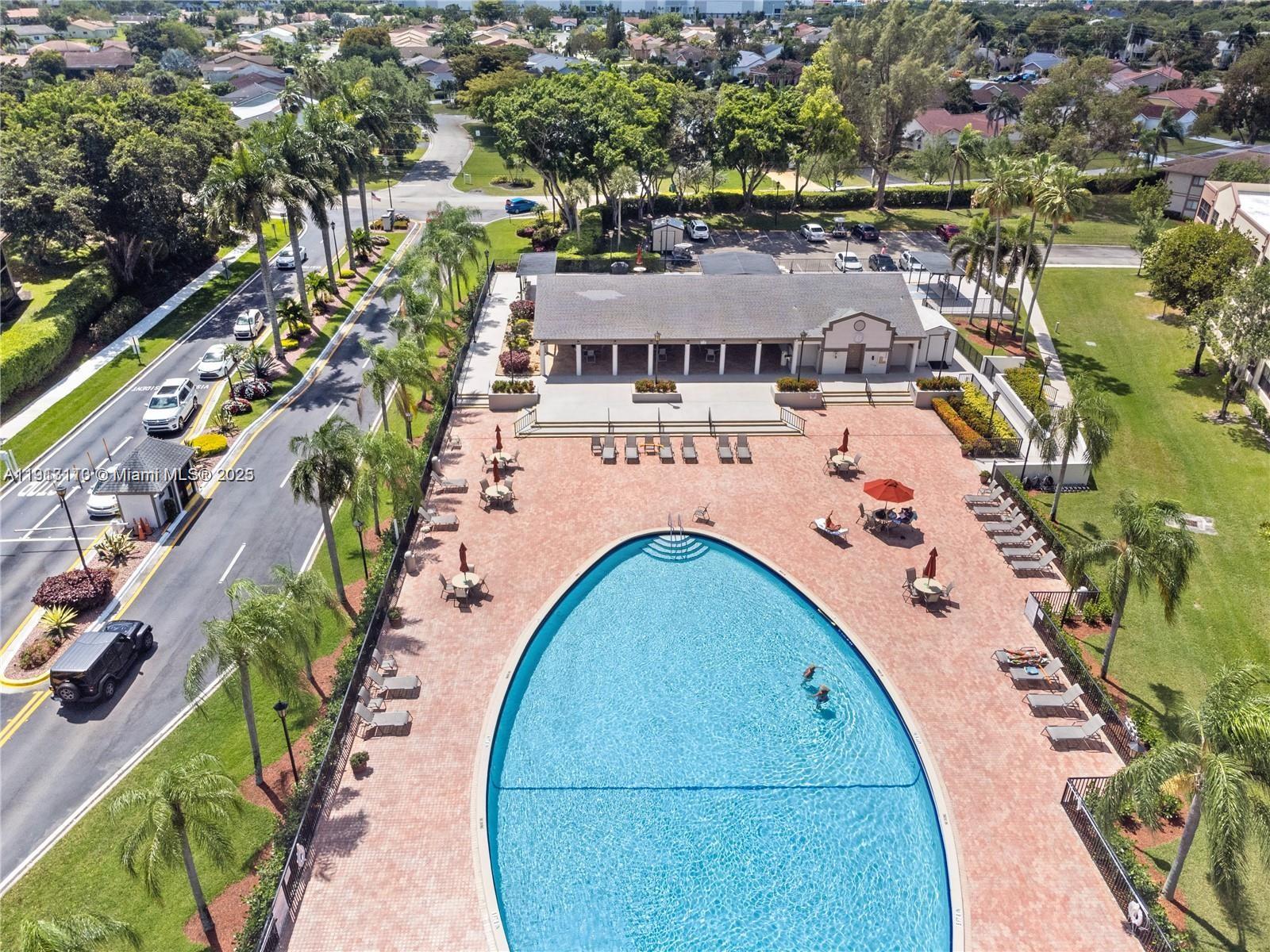 FAIRFAX CONDOMINIUM - Residential Lease