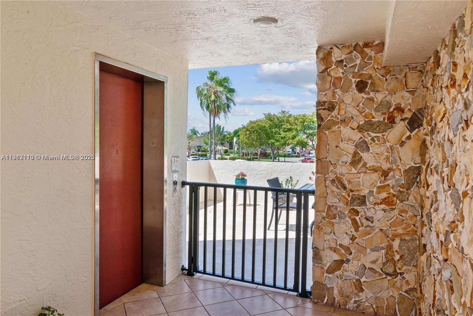 FAIRFAX CONDOMINIUM - Residential Lease