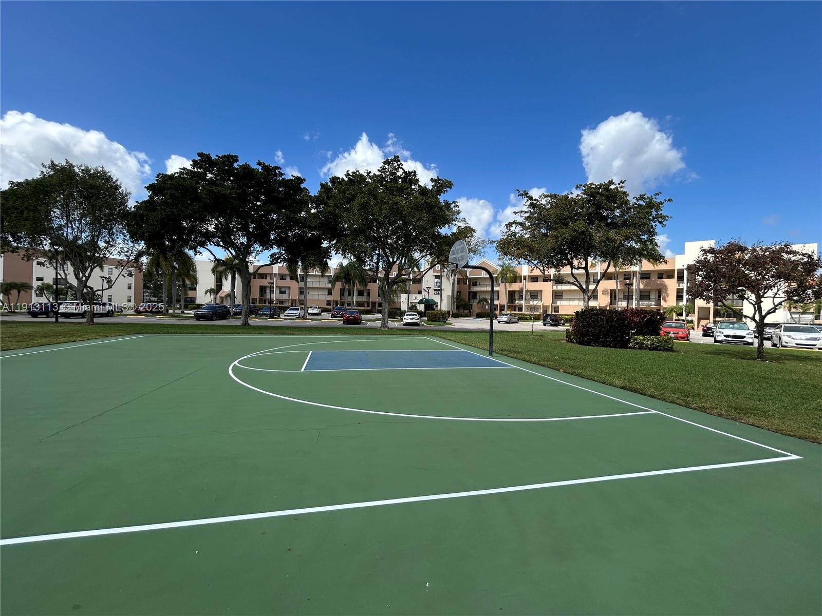 FAIRFAX CONDOMINIUM - Residential Lease