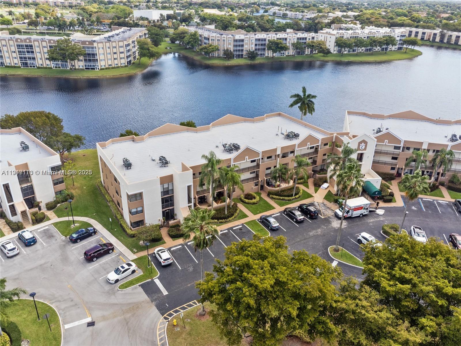 FAIRFAX CONDOMINIUM - Residential Lease