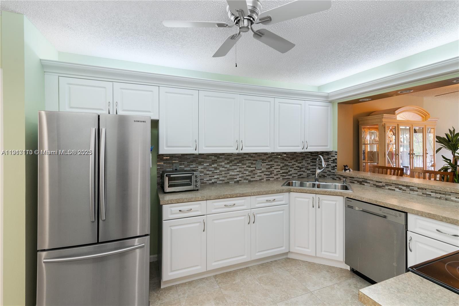 FAIRFAX CONDOMINIUM - Residential Lease