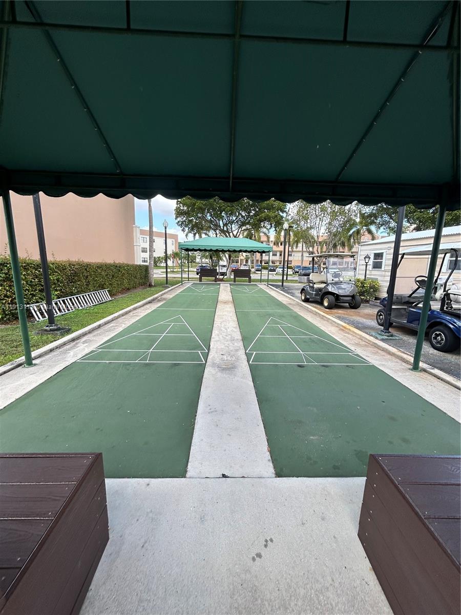 FAIRFAX CONDOMINIUM - Residential Lease