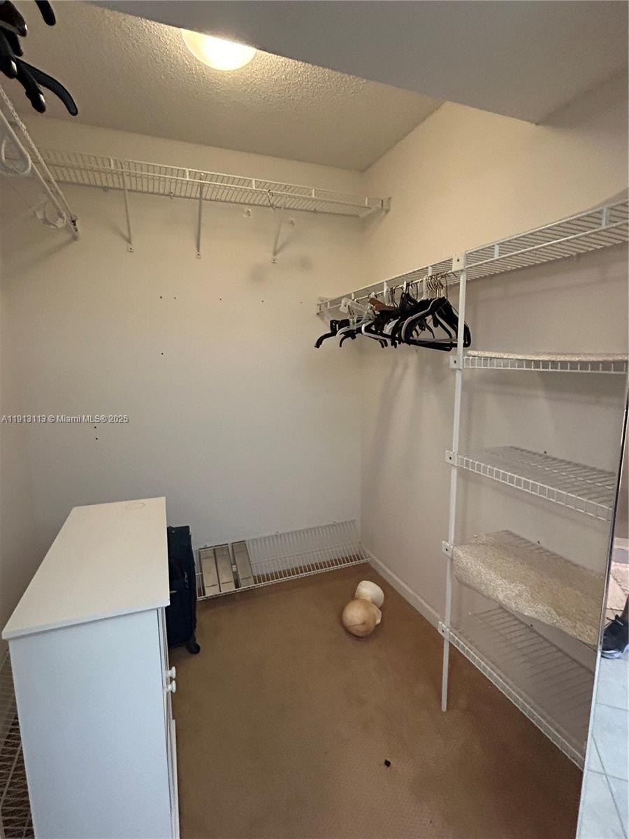 FAIRFAX CONDOMINIUM - Residential Lease