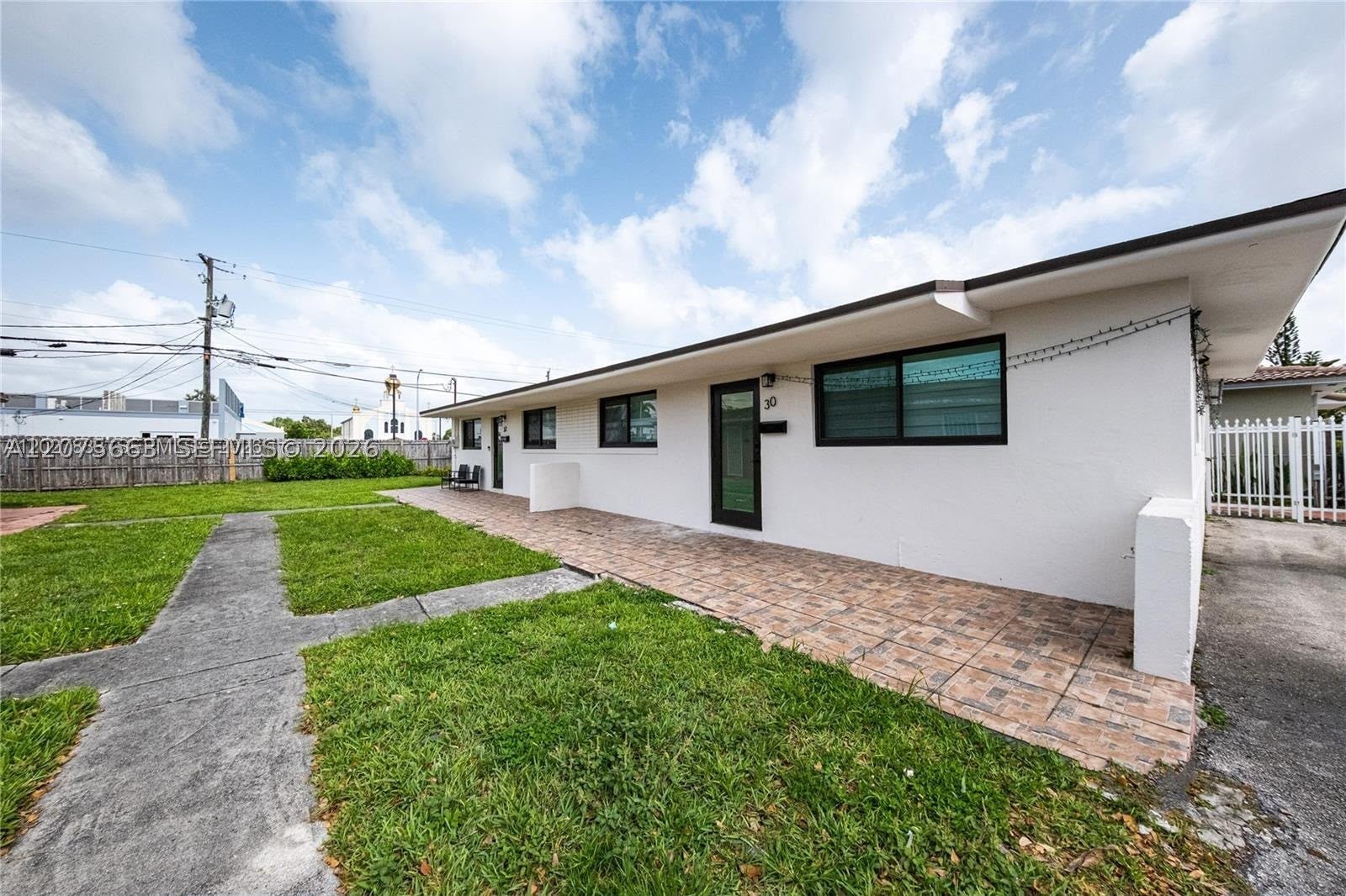 30 NW 56th Ct