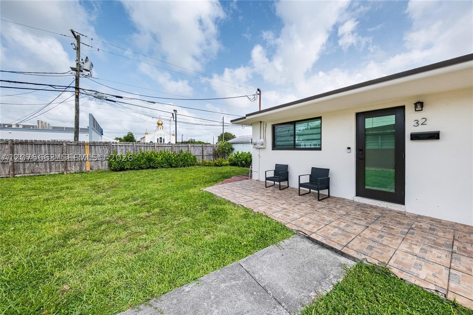 30 NW 56th Ct