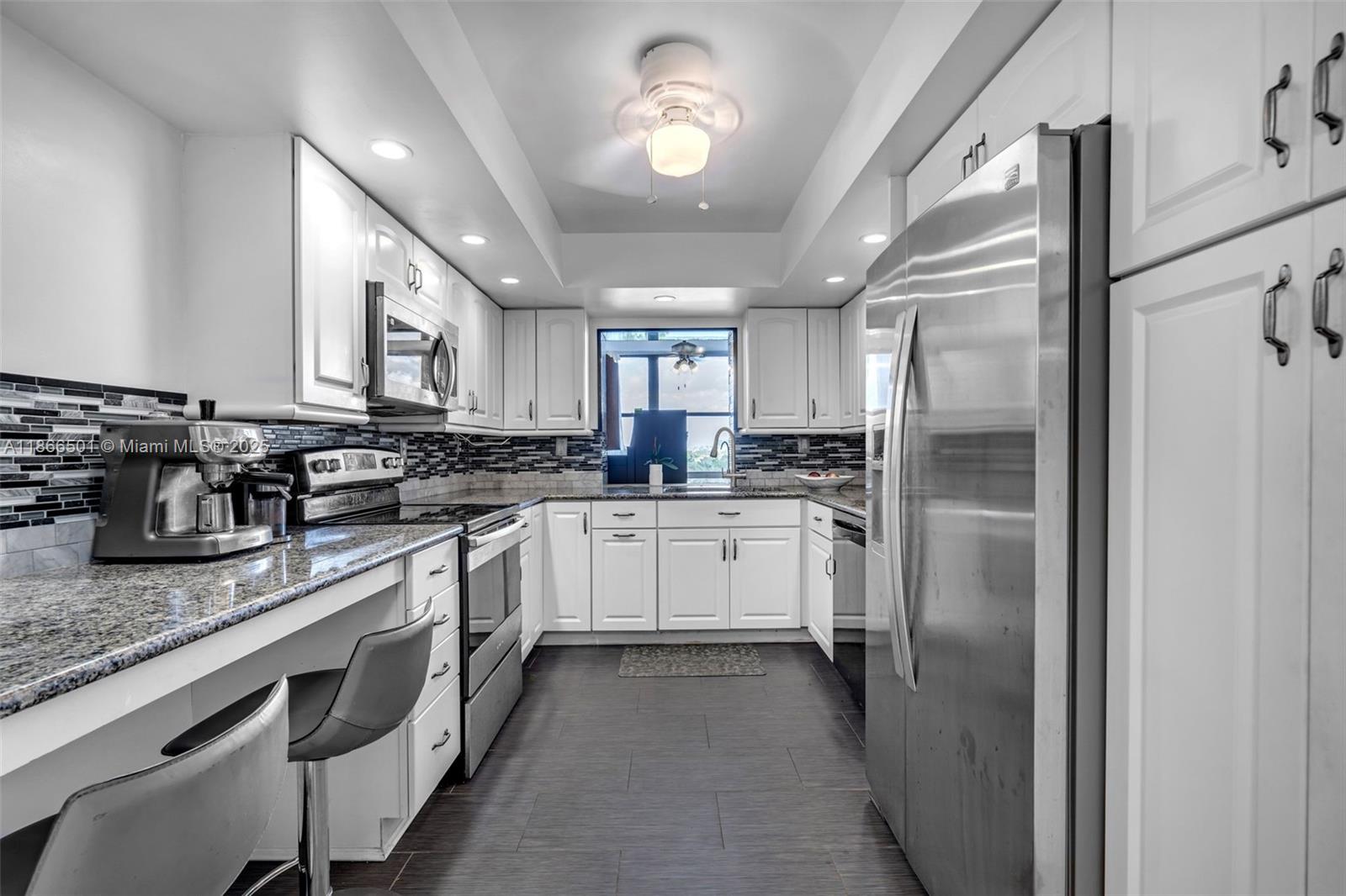 1000 Parkview Dr 715