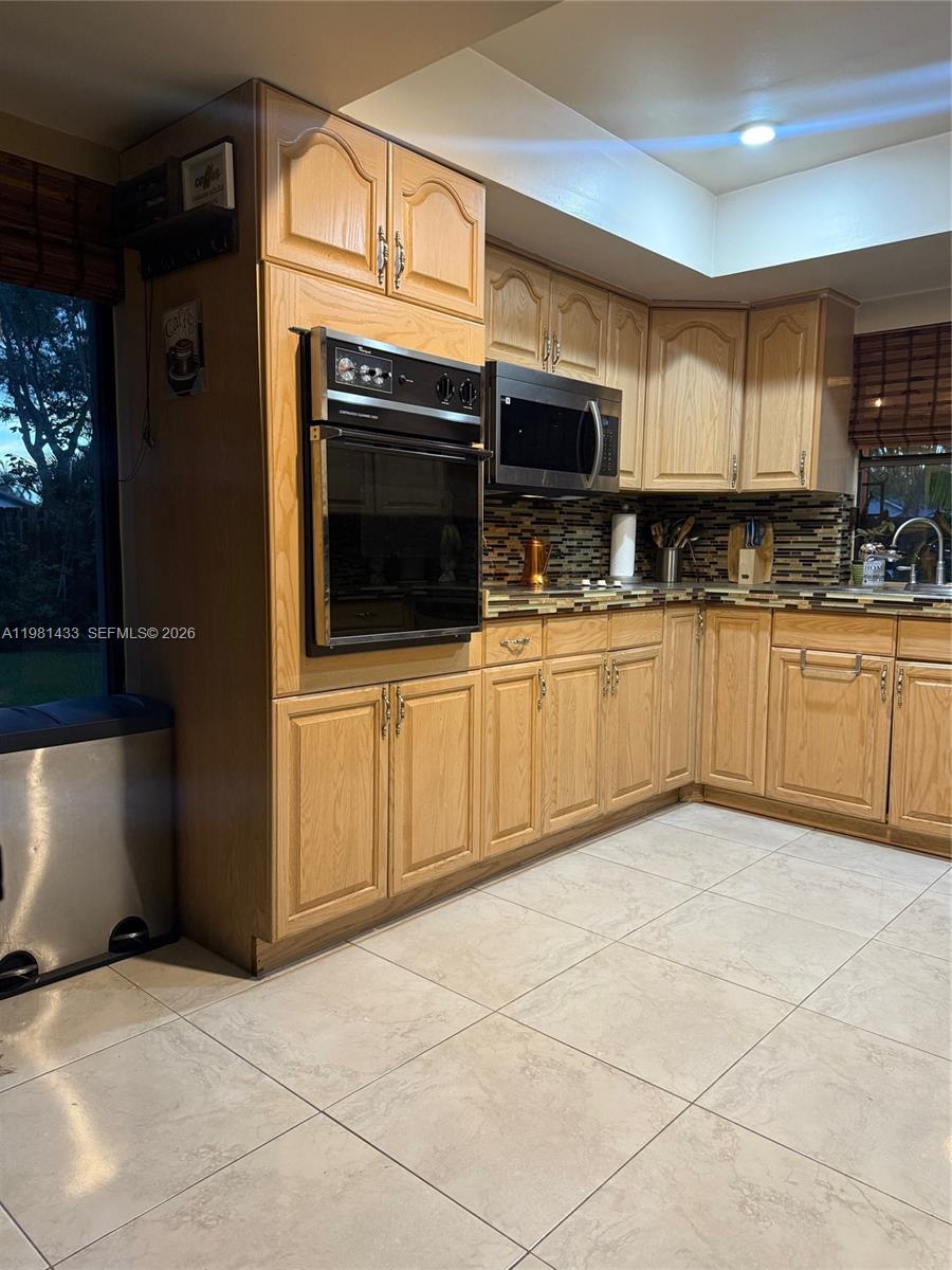 LAKES OF THE MEADOW SEC 3 - Residential